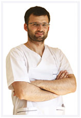 Specialist in maxillofacial surgery in Gdansk, Piotr Chomik